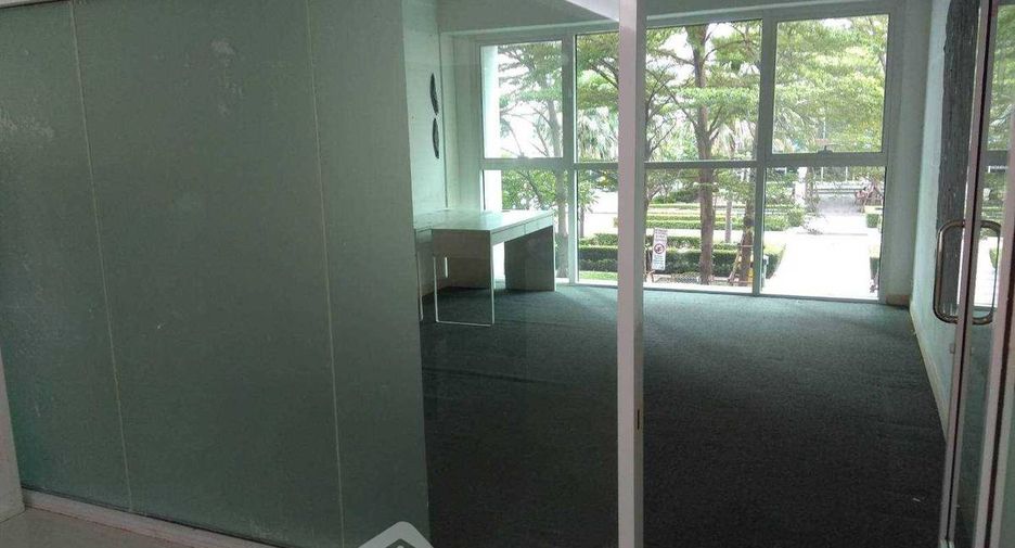 Wohnung zur Miete mit 1 Zimmer in Huai Khwang, Bangkok