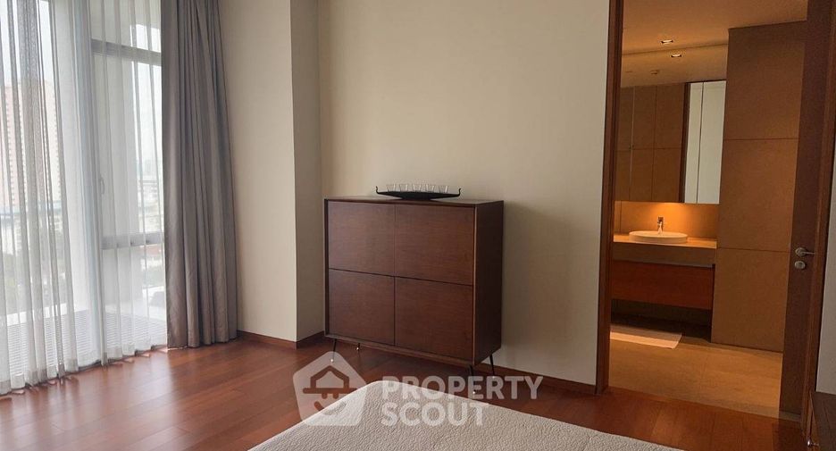 For rent 2 bedrooms condo in Sathon, Bangkok