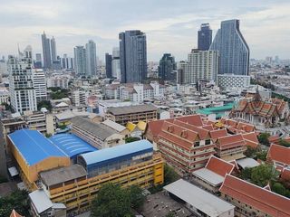 For rent 2 bedrooms condo in Bang Rak, Bangkok