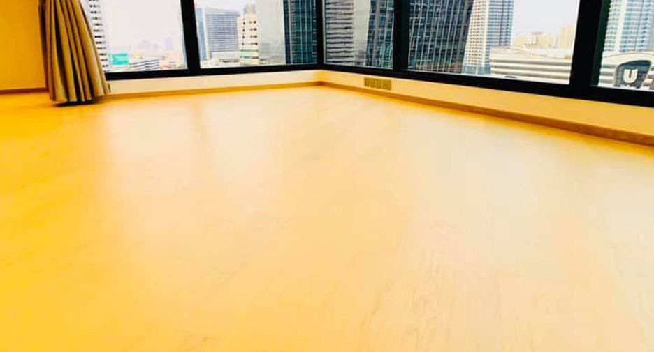 For rent 2 bedrooms condo in Huai Khwang, Bangkok