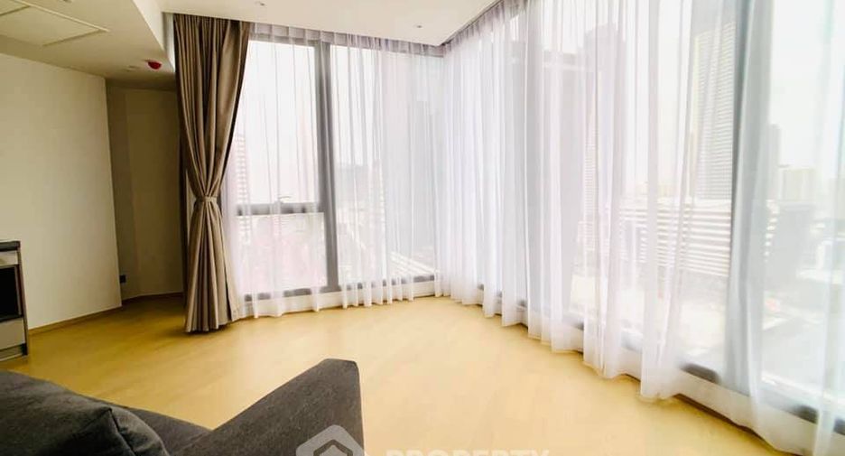 For rent 2 bedrooms condo in Huai Khwang, Bangkok