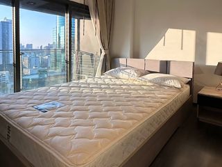 Wohnung zur Miete mit 1 Zimmer in Huai Khwang, Bangkok