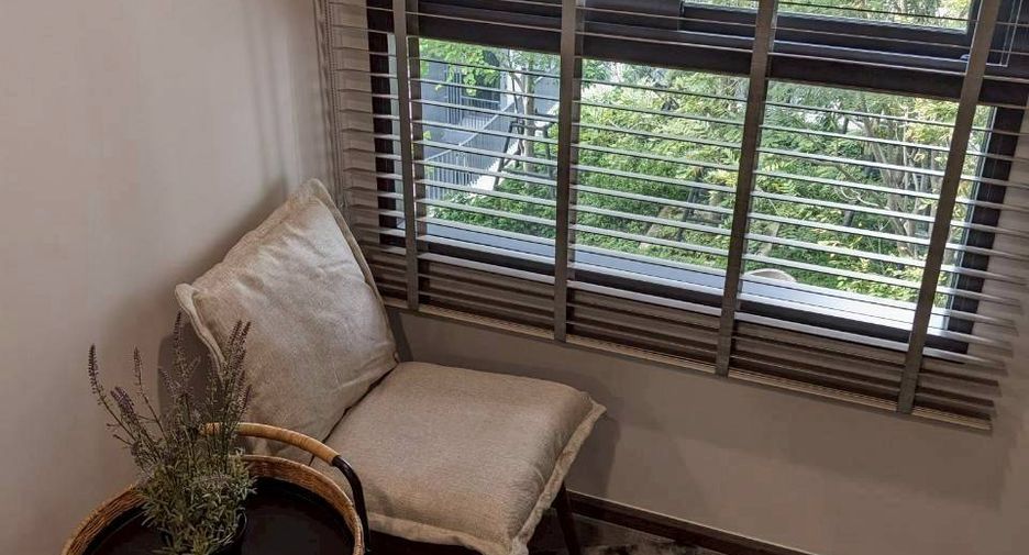 For rent 2 bedrooms condo in Bang Rak, Bangkok