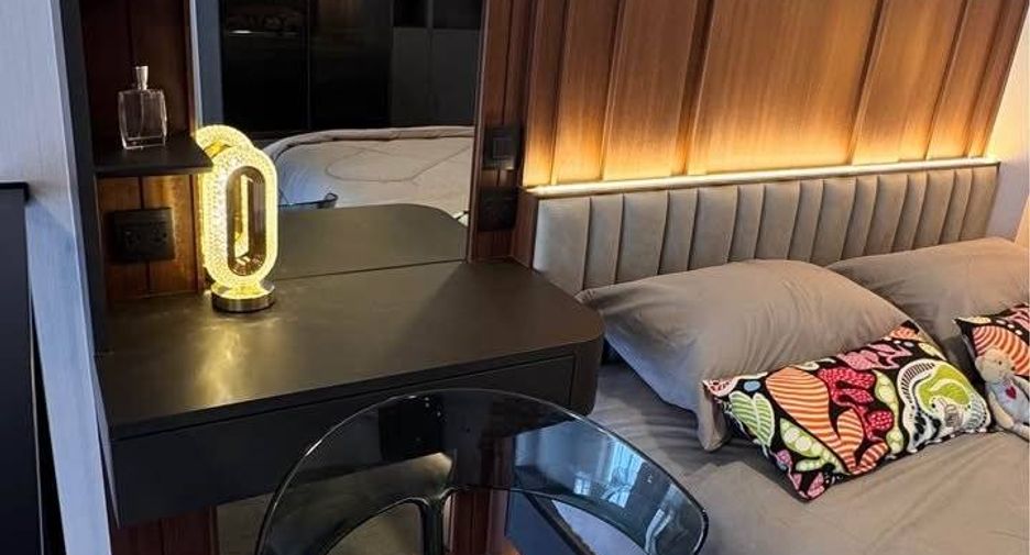 For rent 1 Beds condo in Bang Rak, Bangkok