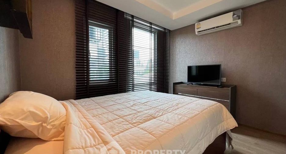 For rent 2 bedrooms condo in Watthana, Bangkok