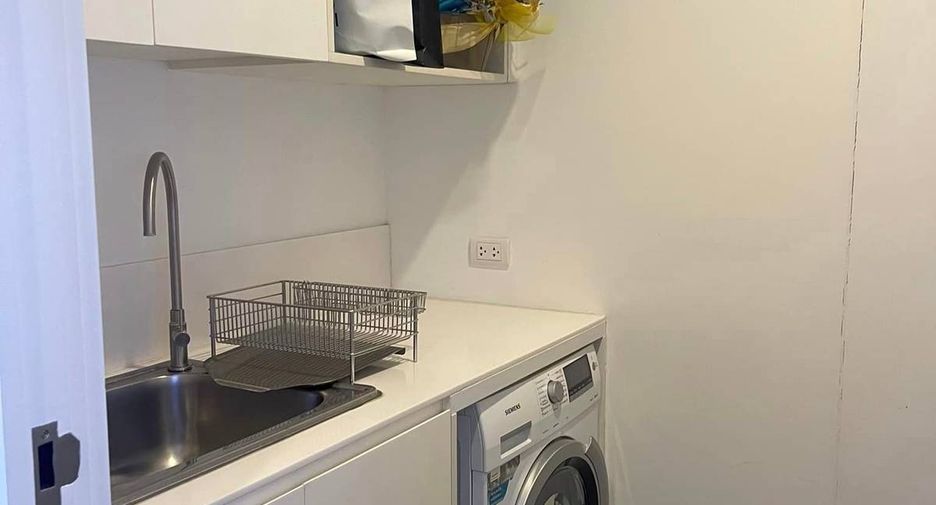 Wohnung zur Miete mit 2 Zimmer in Pathum Wan, Bangkok