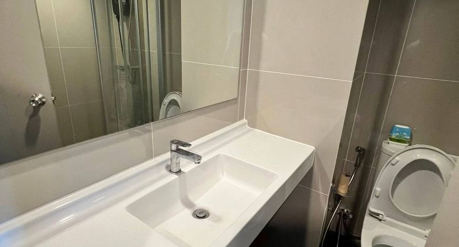 Wohnung zur Miete mit 1 Zimmer in Huai Khwang, Bangkok