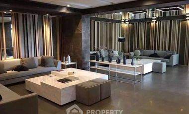Condo en alquiler de 2 habitaciones en Huai Khwang, Bangkok