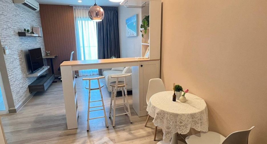 Condo en alquiler de 2 habitaciones en Huai Khwang, Bangkok