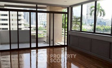 Condo en alquiler de 3 habitaciones en Khlong Toei, Bangkok