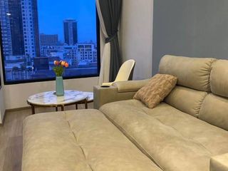 À louer 1 chambre condo à Huai Khwang, Bangkok