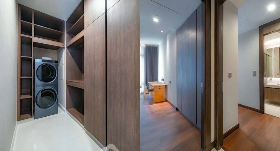 Condo en alquiler de 3 habitaciones en Khlong Toei, Bangkok