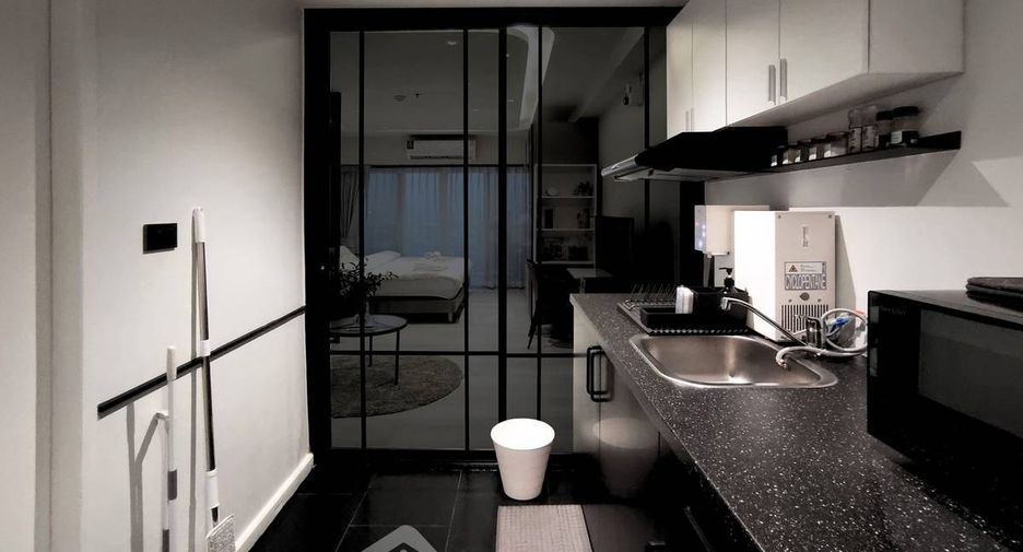 For rent 1 bed condo in Huai Khwang, Bangkok