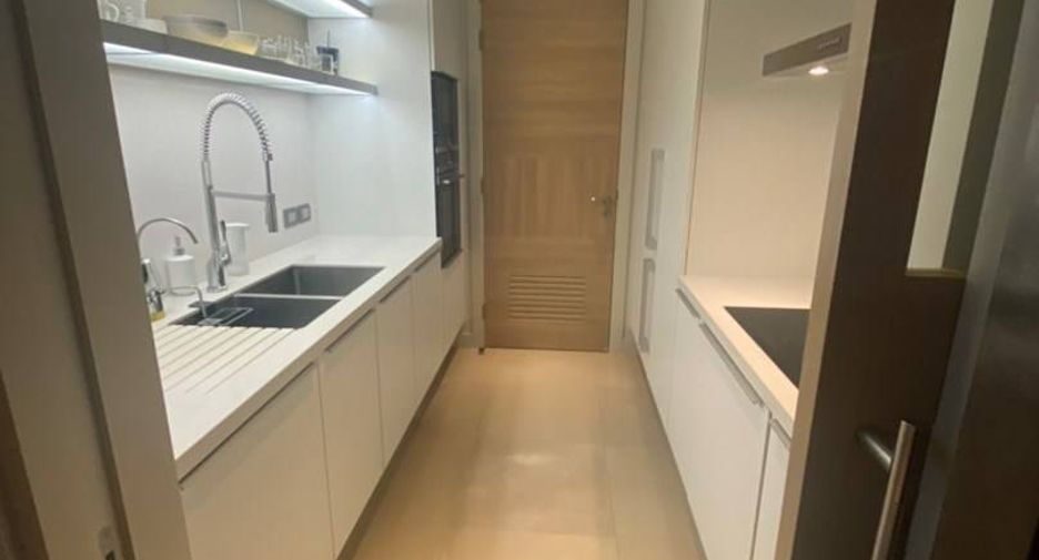 For rent 3 bedrooms condo in Pathum Wan, Bangkok