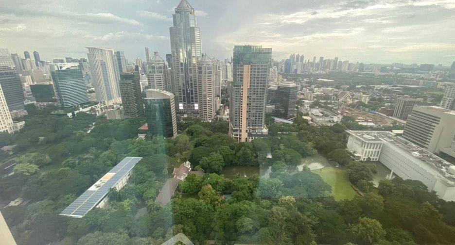 For rent 3 bedrooms condo in Pathum Wan, Bangkok