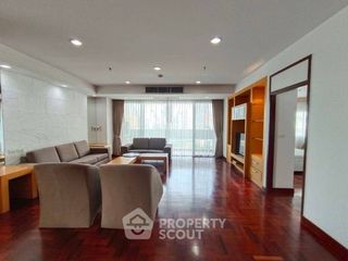 For rent 3 bedrooms apartment in Khlong Toei, Bangkok