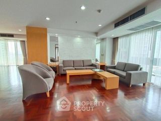 For rent 3 bedrooms apartment in Khlong Toei, Bangkok