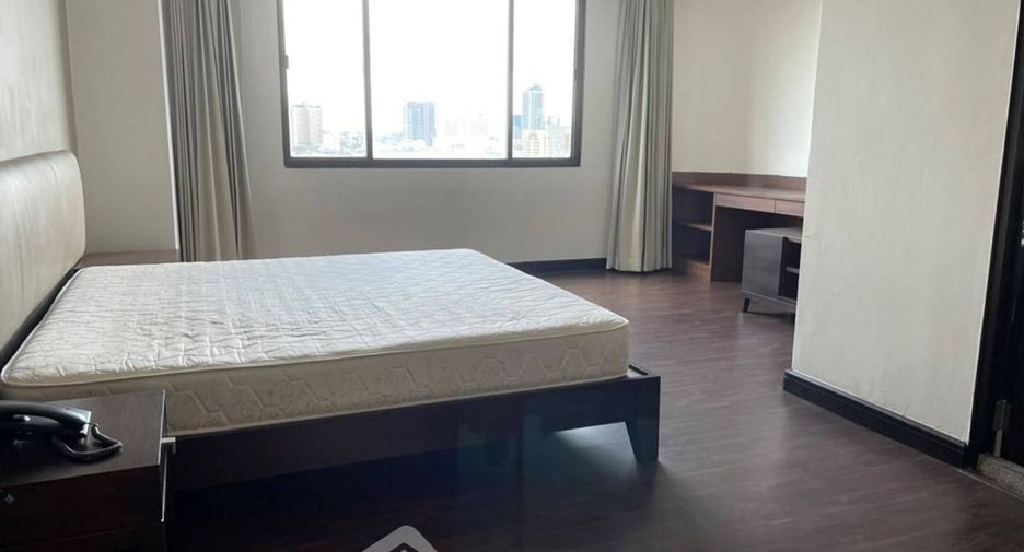 For rent 4 bedrooms apartment in Watthana, Bangkok