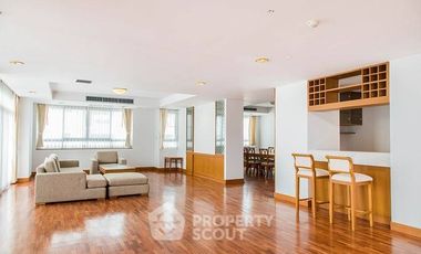 For rent 3 bedrooms condo in Khlong Toei, Bangkok