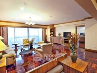 Apartamento en alquiler de 3 habitaciones en Watthana, Bangkok
