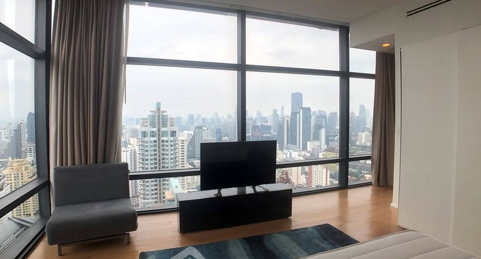 Condo en alquiler de 3 habitaciones en Watthana, Bangkok