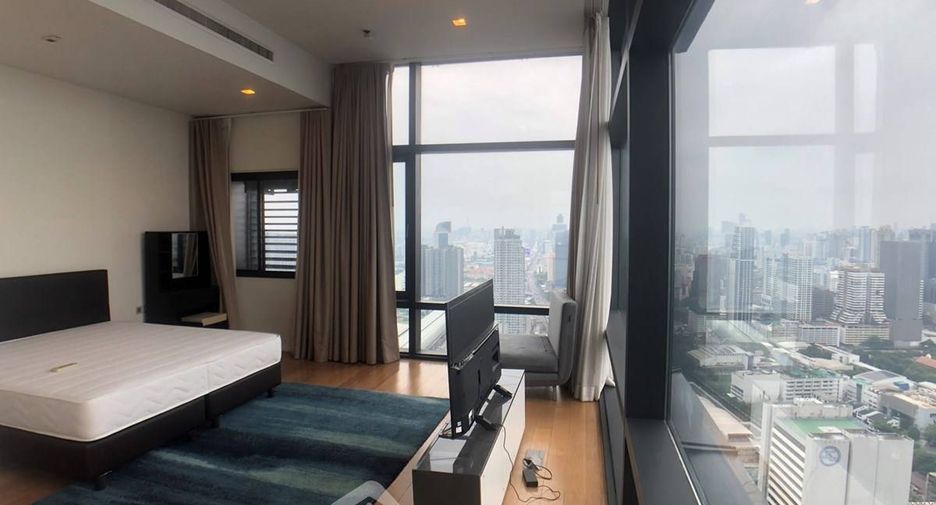 Condo en alquiler de 3 habitaciones en Watthana, Bangkok