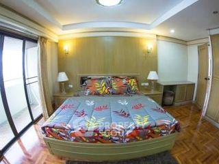 For rent 3 bedrooms apartment in Watthana, Bangkok