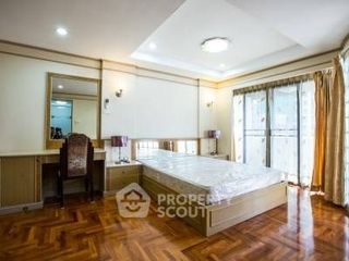 For rent 3 bedrooms apartment in Watthana, Bangkok
