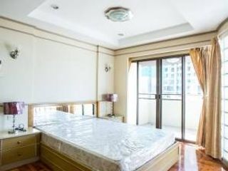 For rent 3 bedrooms apartment in Watthana, Bangkok