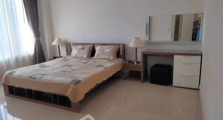 Condo en alquiler de 3 habitaciones 