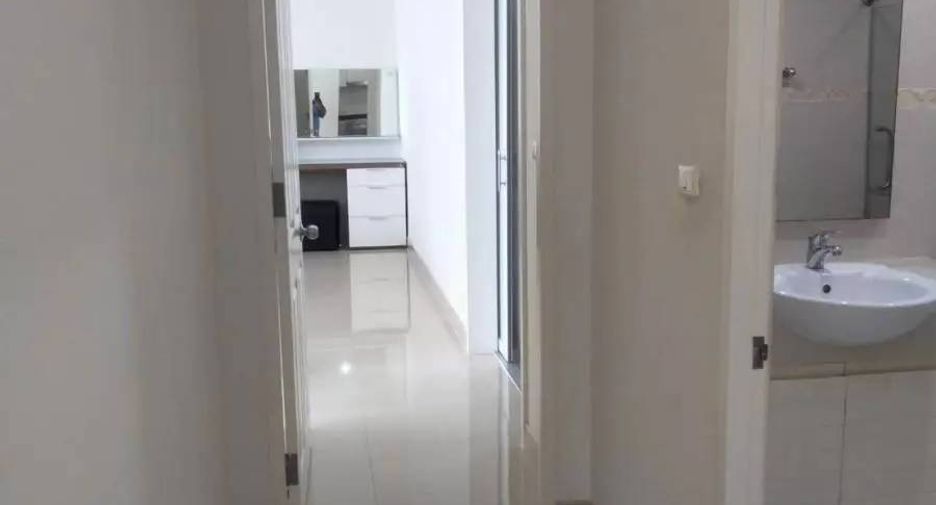 Condo en alquiler de 3 habitaciones 