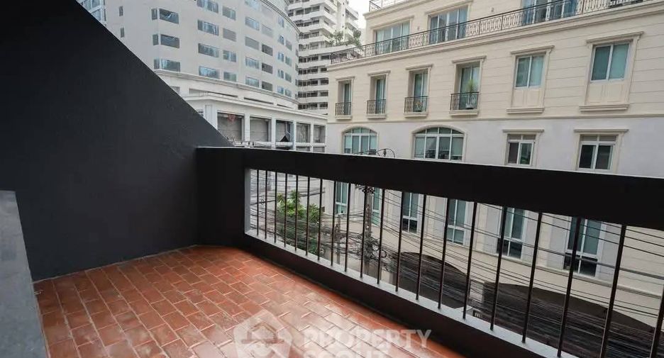Apartamento en alquiler de 3 habitaciones en Khlong Toei, Bangkok