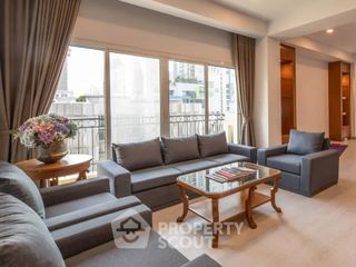 For rent 3 bedrooms apartment in Watthana, Bangkok