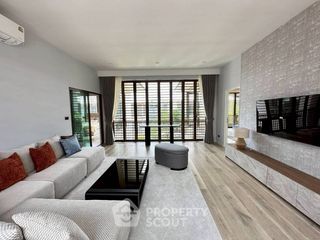 For rent 4 bedrooms house in Bang Kapi, Bangkok