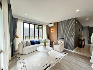 For rent 4 bedrooms house in Bang Kapi, Bangkok