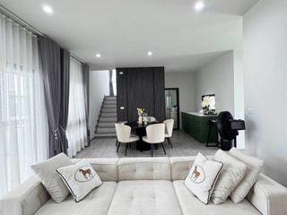 出租 3 卧室 独立屋 在 Lat Krabang, 曼谷