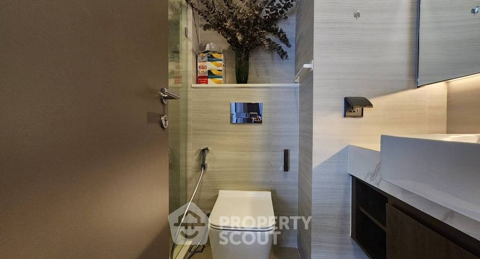 For rent 2 bedrooms condo in Watthana, Bangkok
