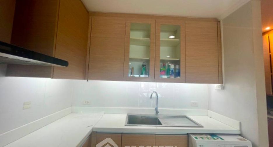 For rent 2 bedrooms condo in Sathon, Bangkok