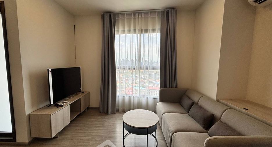 Condo en alquiler de 3 habitaciones en Watthana, Bangkok