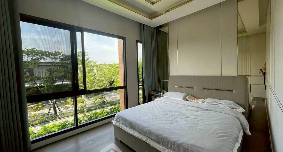 Casa en alquiler de 5 habitaciones en Bang Phli, Samut Prakan