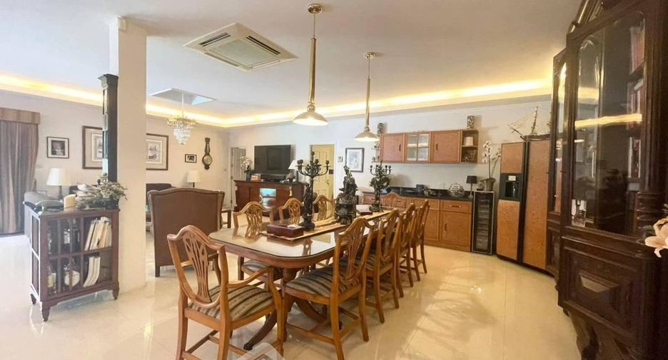 Casa en alquiler de 4 habitaciones en Bang Lamung, Chonburi