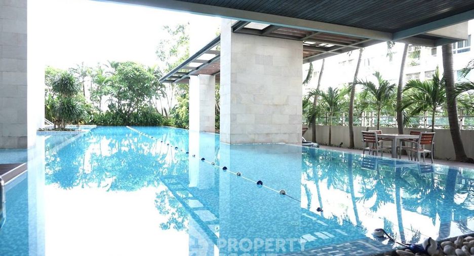 For rent 3 bedrooms condo in Khlong Toei, Bangkok