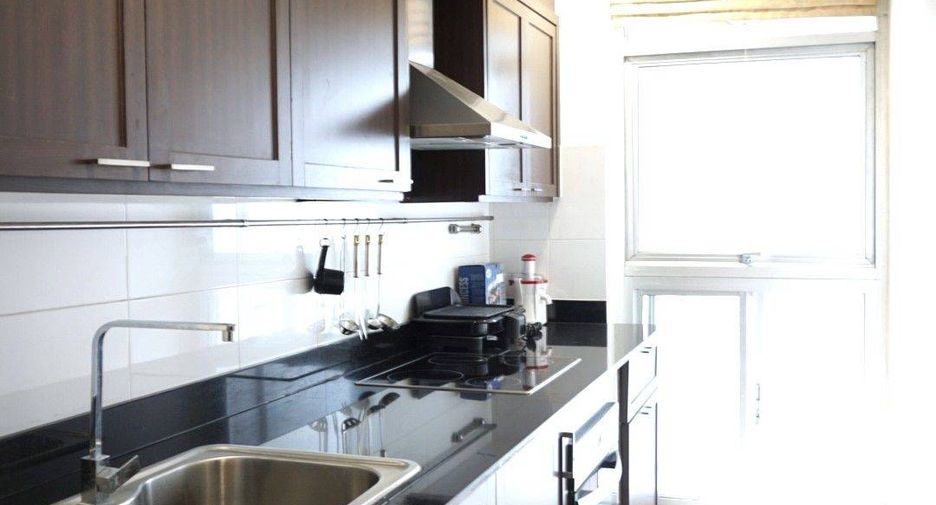 For rent 3 bedrooms condo in Khlong Toei, Bangkok