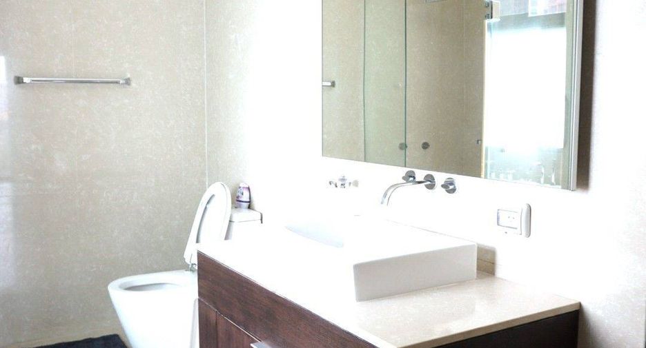 For rent 3 bedrooms condo in Khlong Toei, Bangkok
