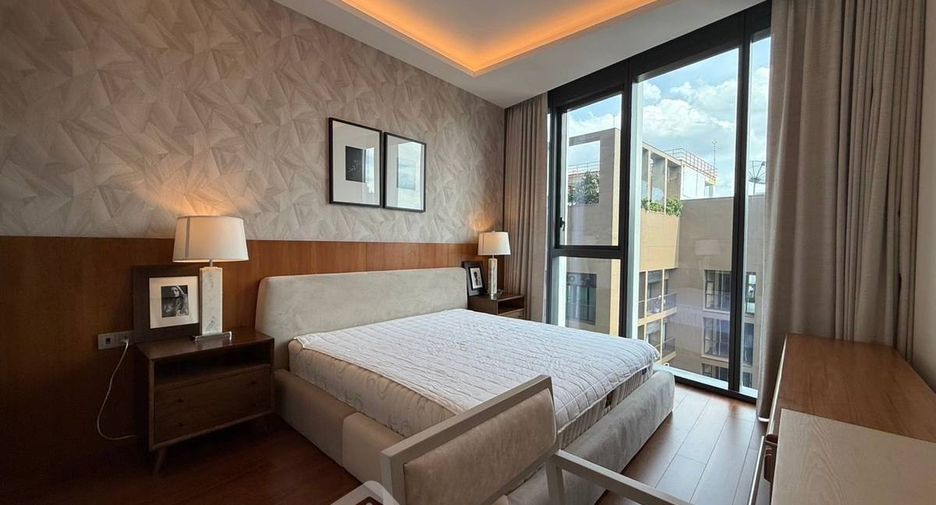 For rent 2 bedrooms condo in Khlong Toei, Bangkok