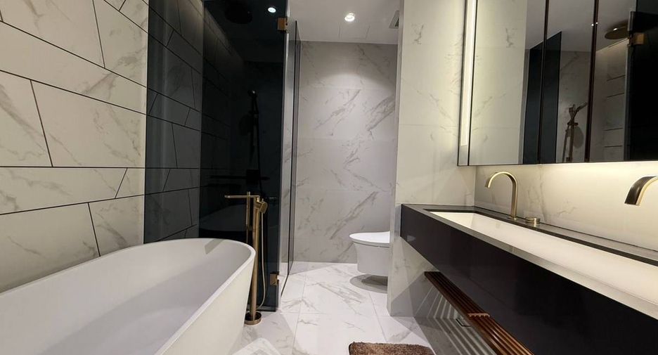For rent 2 bedrooms condo in Khlong Toei, Bangkok