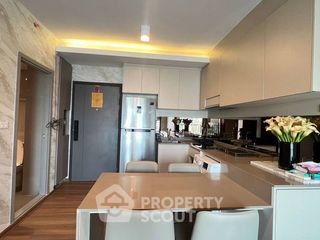 Аренда 2 спальни кондо в Пхра Кханонг, Бангкок