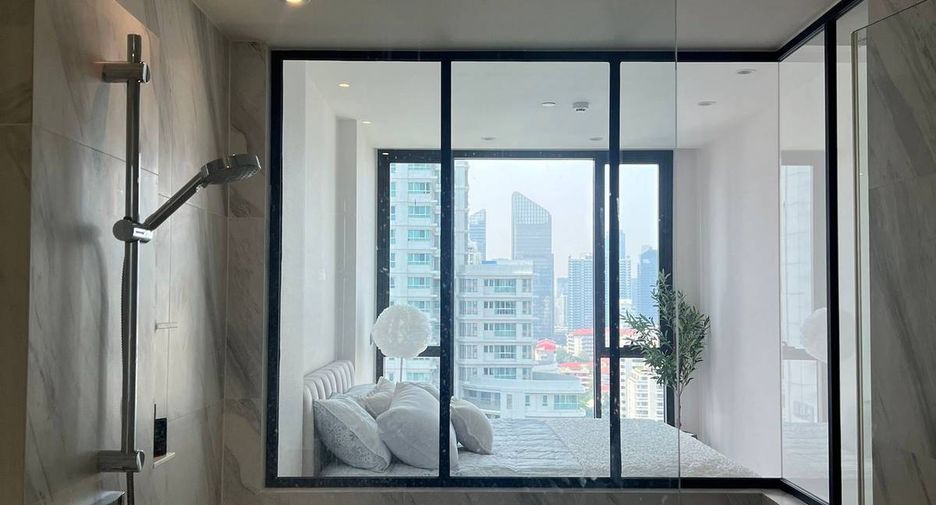 For rent 2 bedrooms condo in Khlong Toei, Bangkok