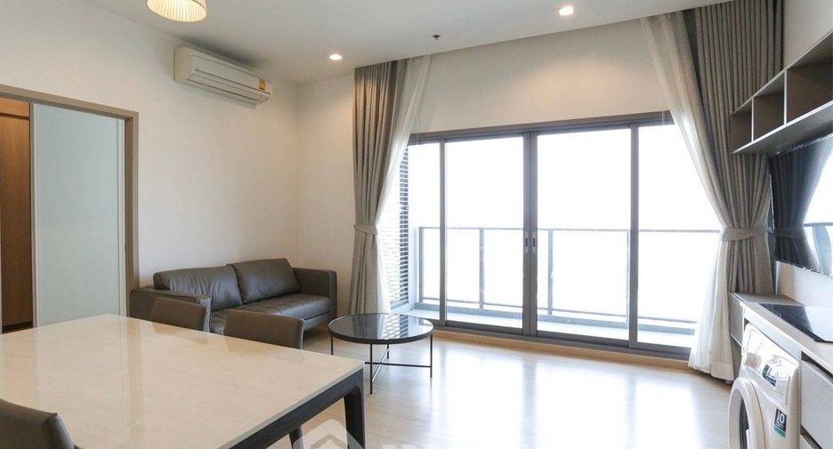 Condo en alquiler de 3 habitaciones en Bang Na, Bangkok