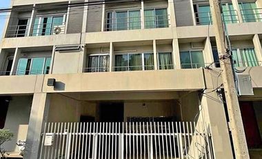 Reihenhaus zur Miete mit 3 Zimmer in Suan Luang, Bangkok
